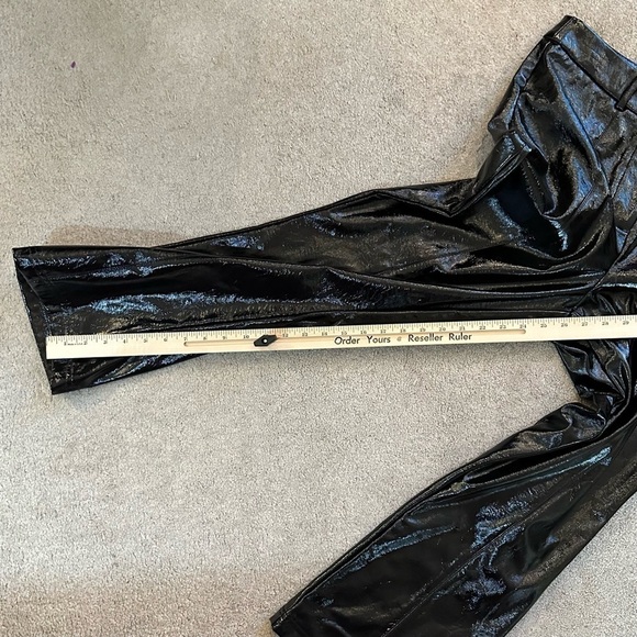 NWT 7 For All Mankind Shiny Faux Leather Wide Crop Leg Flare black pants M - Picture 7 of 8